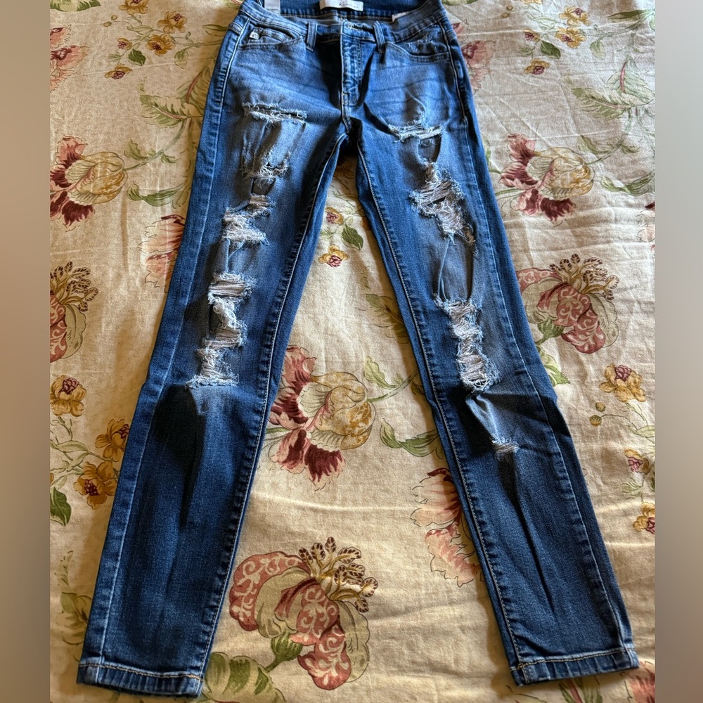 Blue skinny jeans